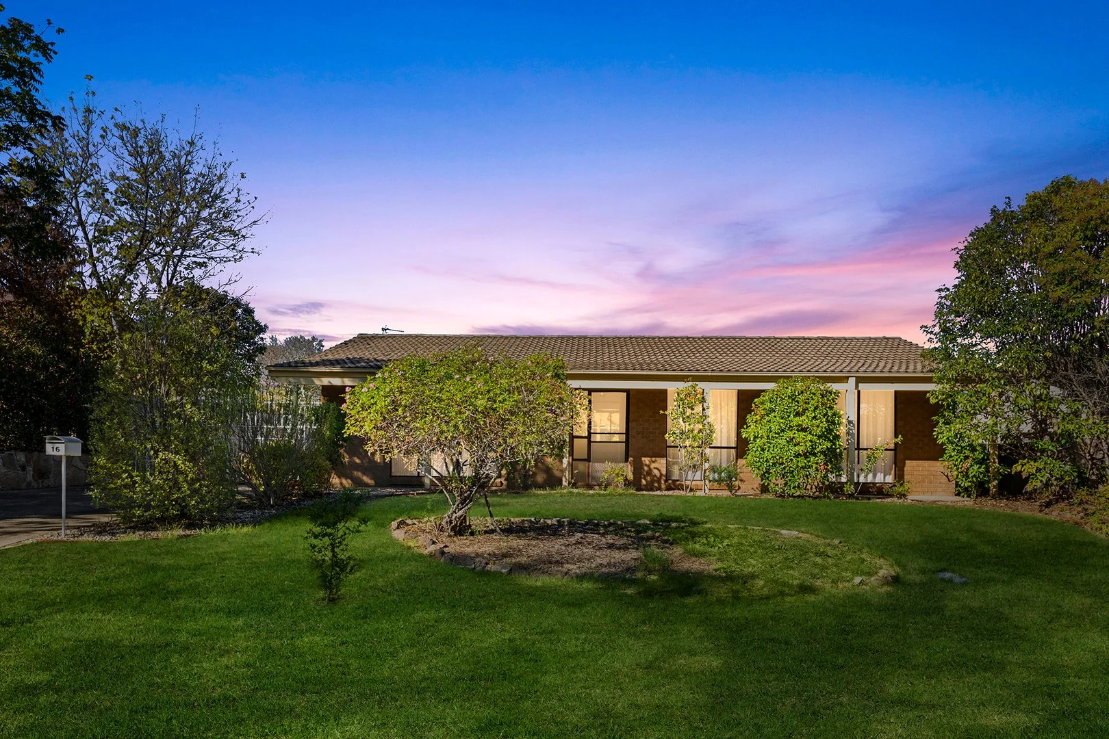 16 Twamley Crescent, Richardson ACT 2905