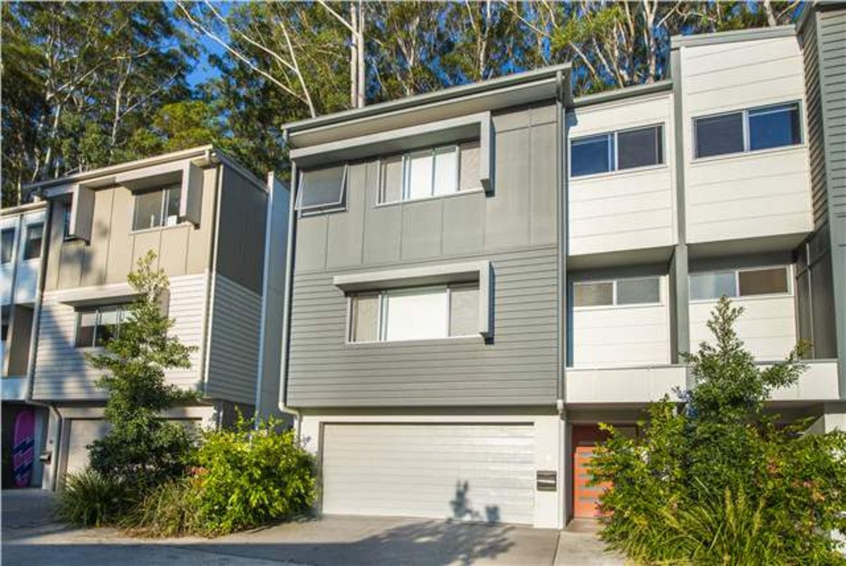 4 bedrooms Townhouse in 66 Currumbin Chase CURRUMBIN QLD, 4223