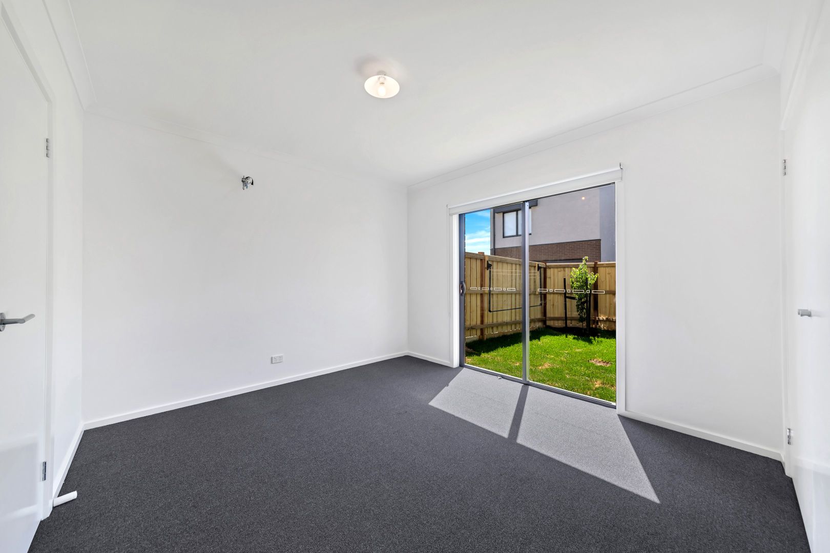 2/95 Dover Street, Truganina VIC 3029, Image 2