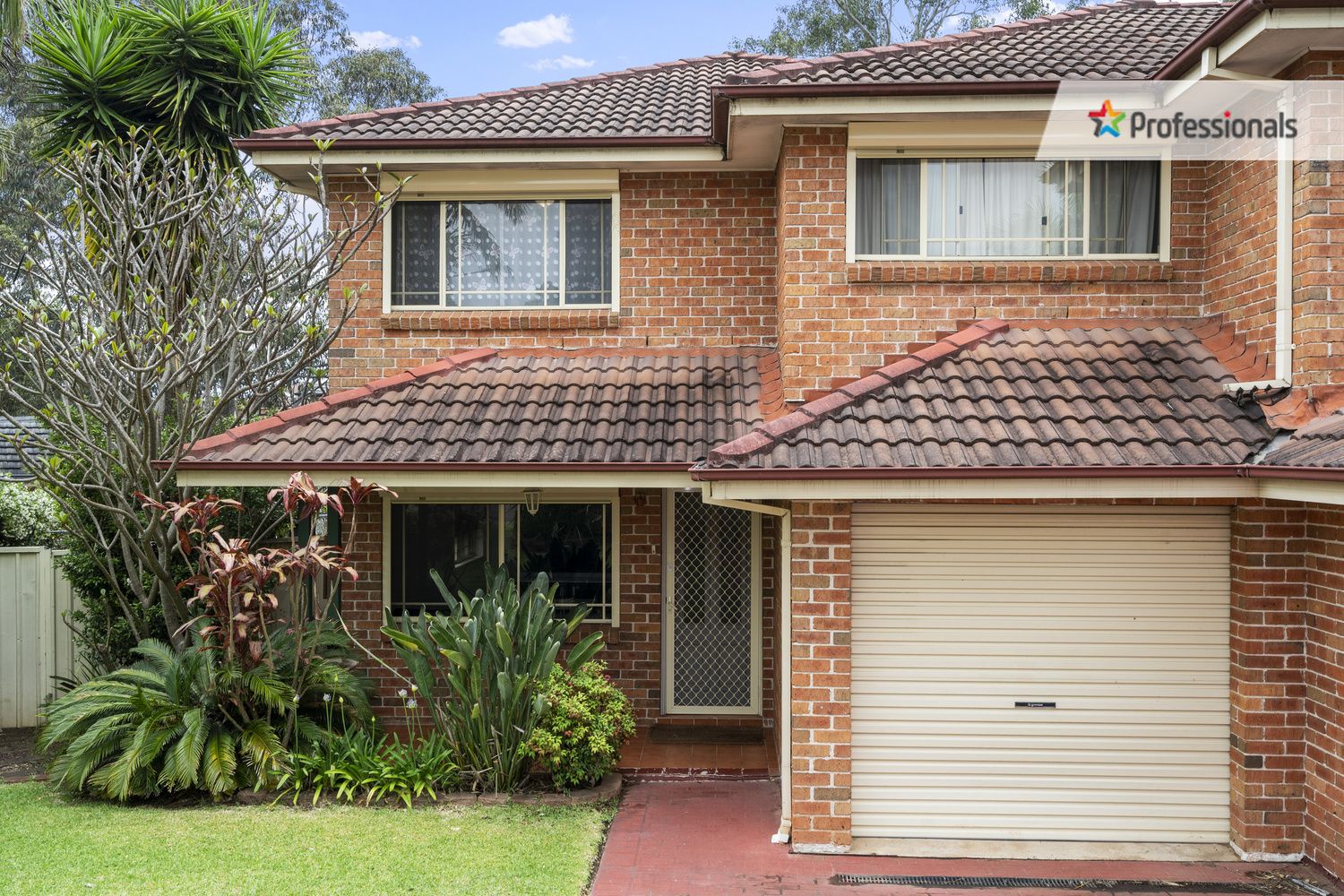 15 Clune Close, Casula NSW 2170, Image 0