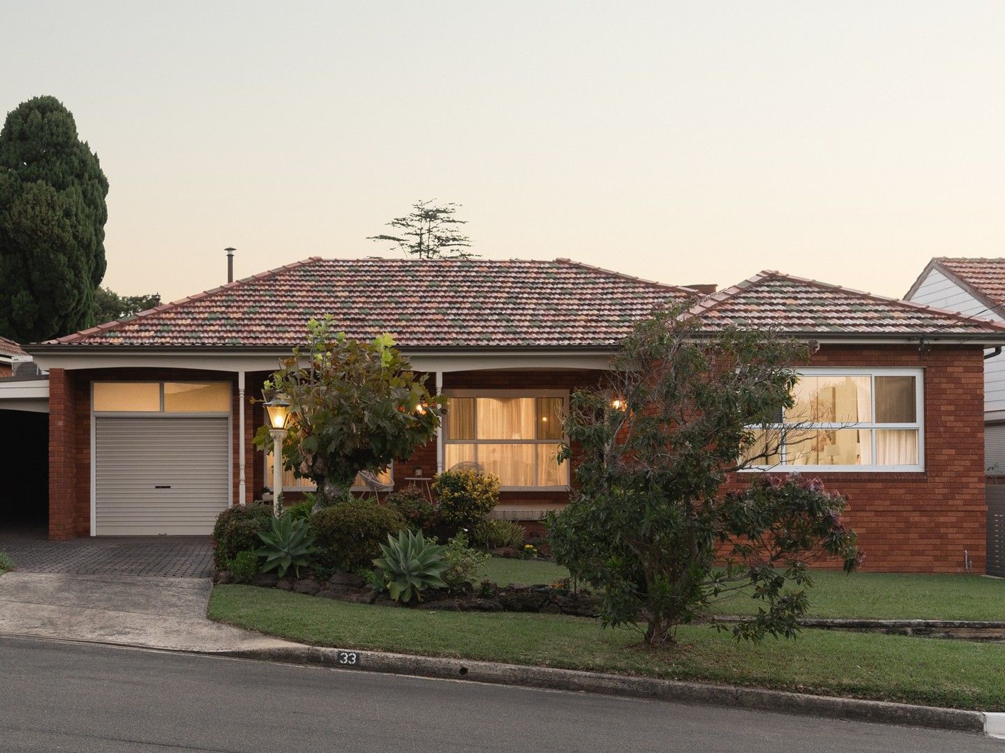 3 bedrooms House in 33 Jordan Avenue BEVERLY HILLS NSW, 2209