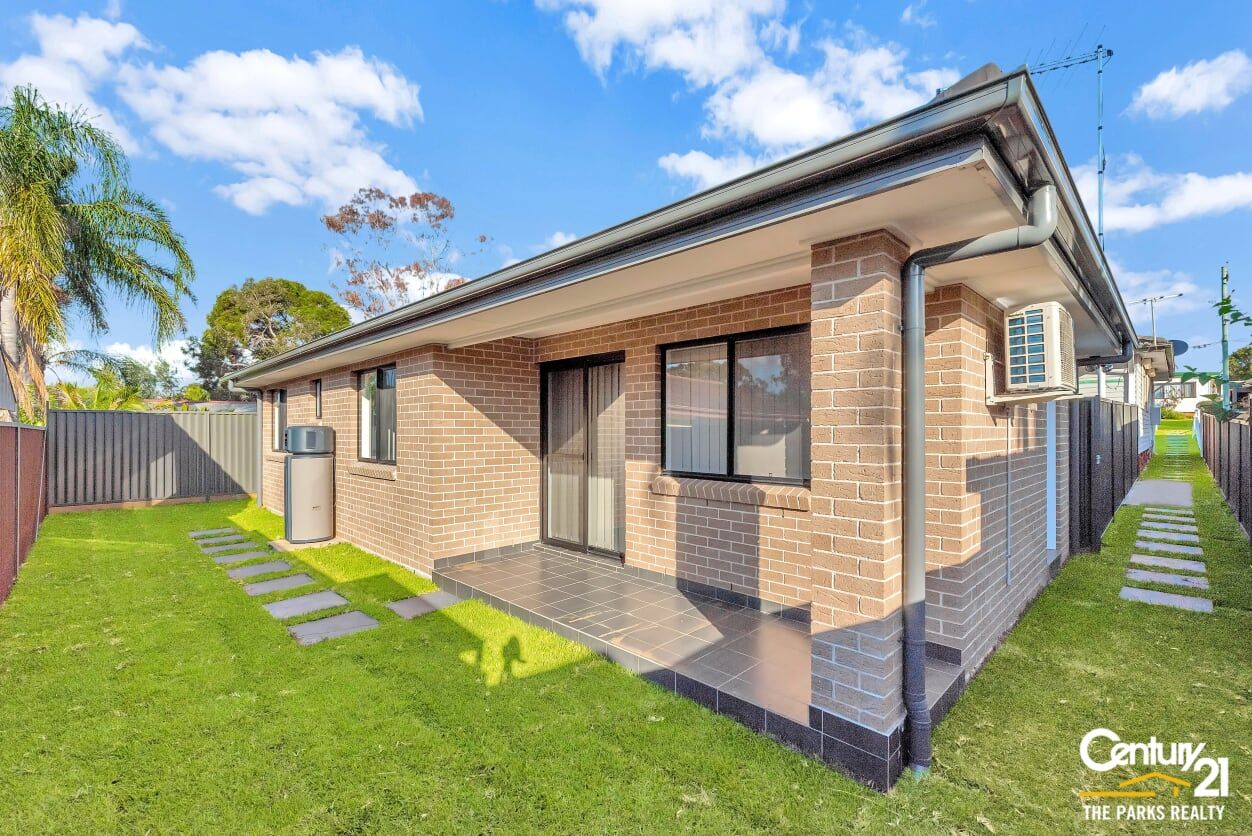 2 bedrooms House in 51A Eyre Street SMITHFIELD NSW, 2164