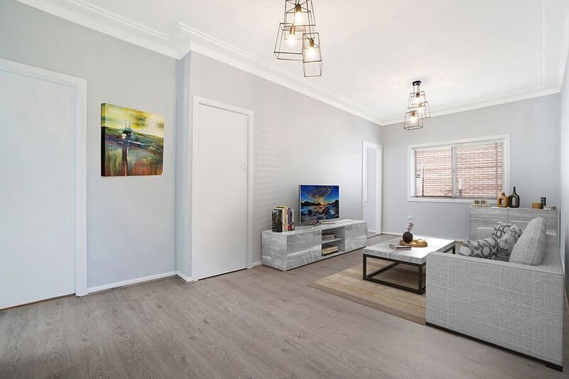 5 bedrooms House in 2 Dowding Street PANANIA NSW, 2213