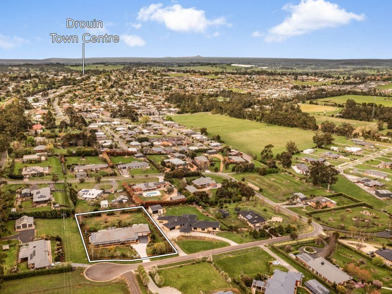 64 Kamanari Court, Drouin VIC 3818, Image 1