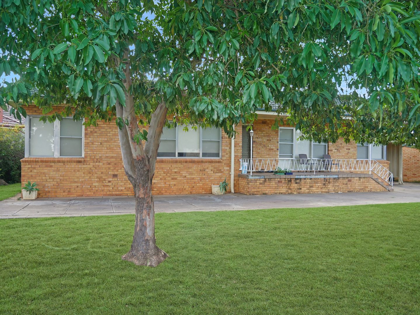 98 Yanco Avenue, Leeton Property History & Address Research Domain