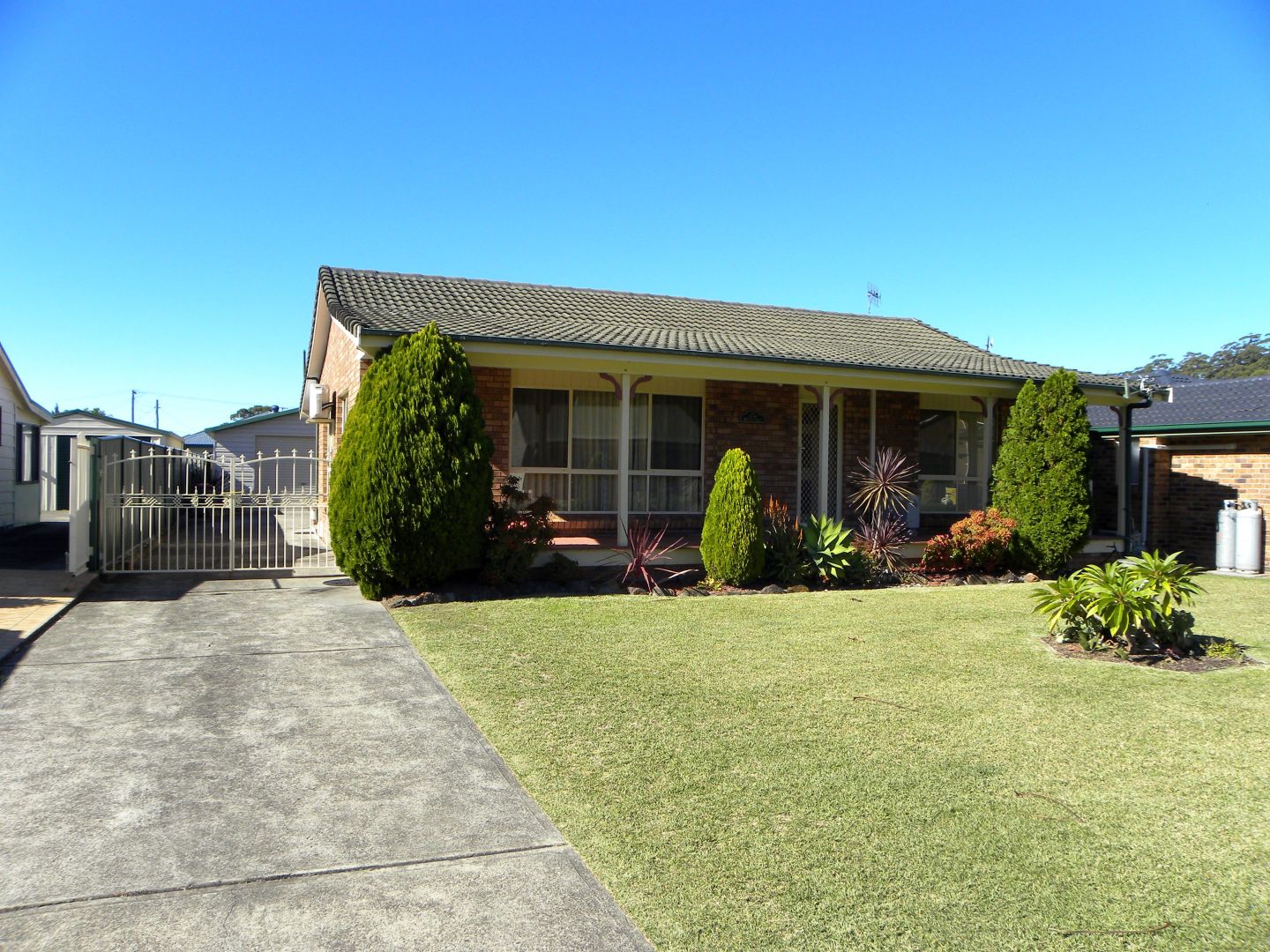 4 Greentree Avenue, Sussex Inlet NSW 2540