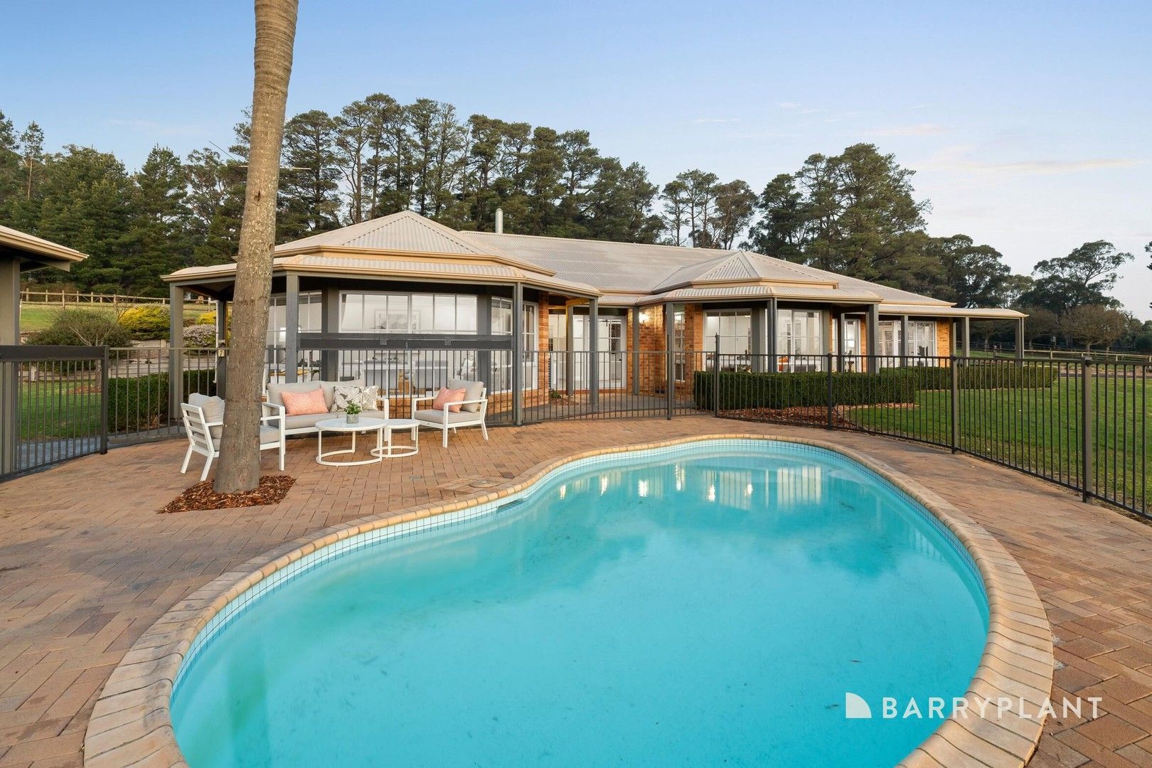 4 bedrooms House in 6 Paternoster Road EMERALD VIC, 3782