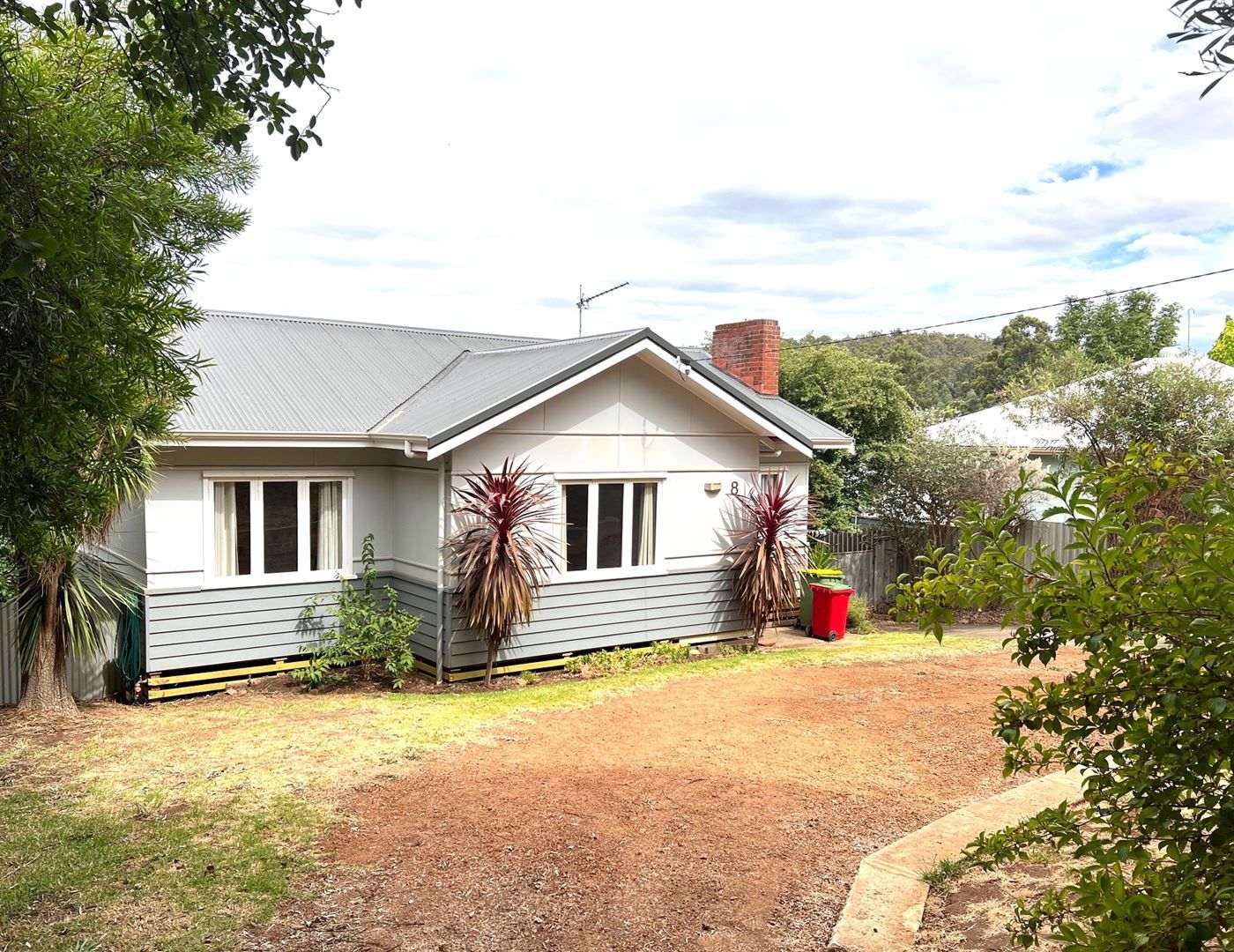 3 bedrooms House in 8 Coronation Street BRIDGETOWN WA, 6255