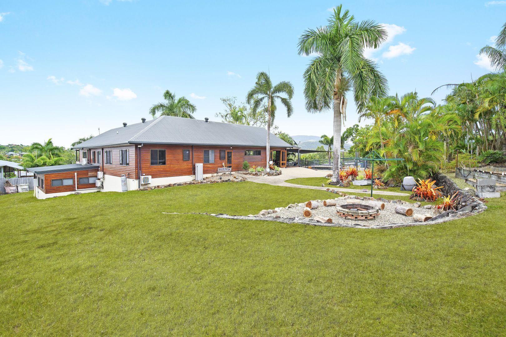 5 Linscot Close, Cannonvale QLD 4802, Image 2