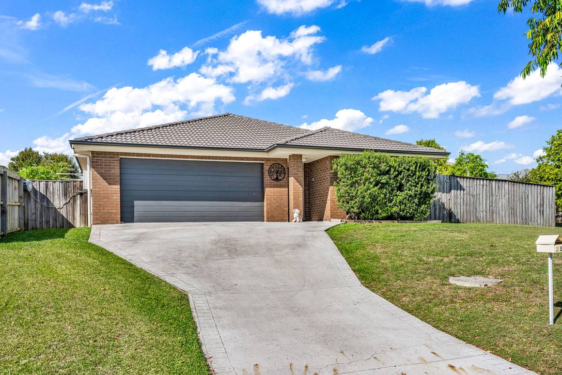 Picture of 39 Saddlers Drive, GILLIESTON HEIGHTS NSW 2321