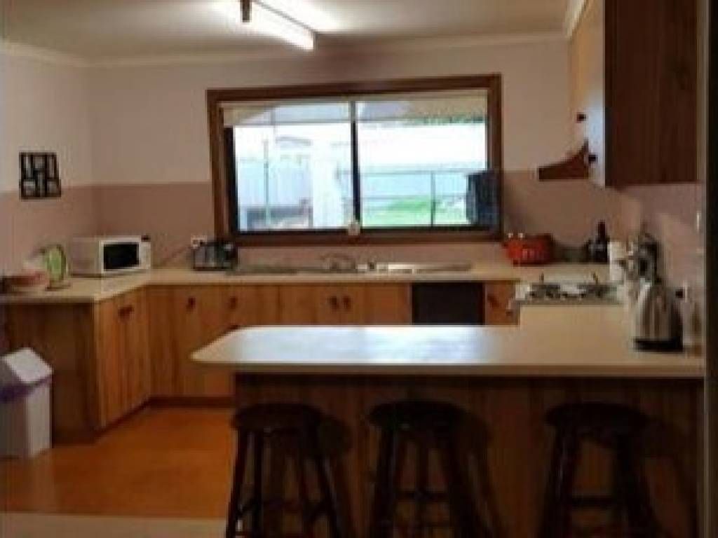 82 Coreen Street, Jerilderie NSW 2716, Image 2