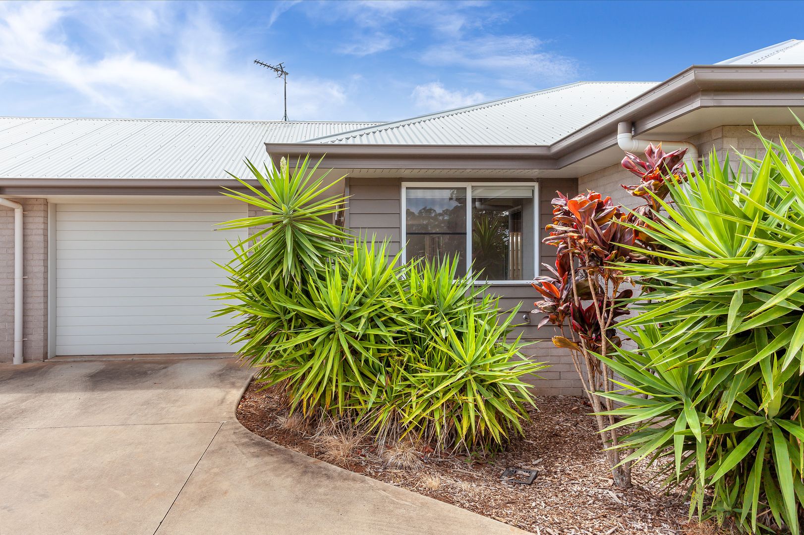 2/10 Coverack Street, Kleinton QLD 4352, Image 1