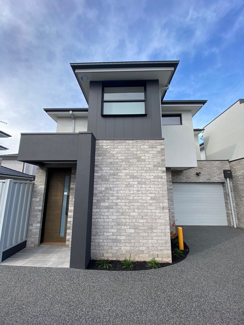 2 bedrooms Townhouse in 2/7 Carrington Road NIDDRIE VIC, 3042