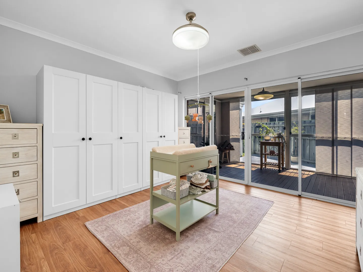 Spacious Family Living with Flexible Design -  Five Bedrooms of Comfort - Vista 5
