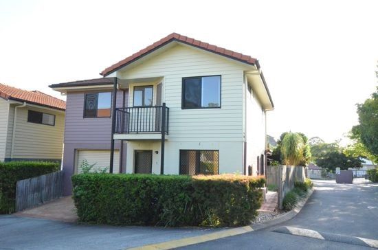 3 bedrooms Townhouse in Unit 7 /1158 Cavendish Road MOUNT GRAVATT EAST QLD, 4122