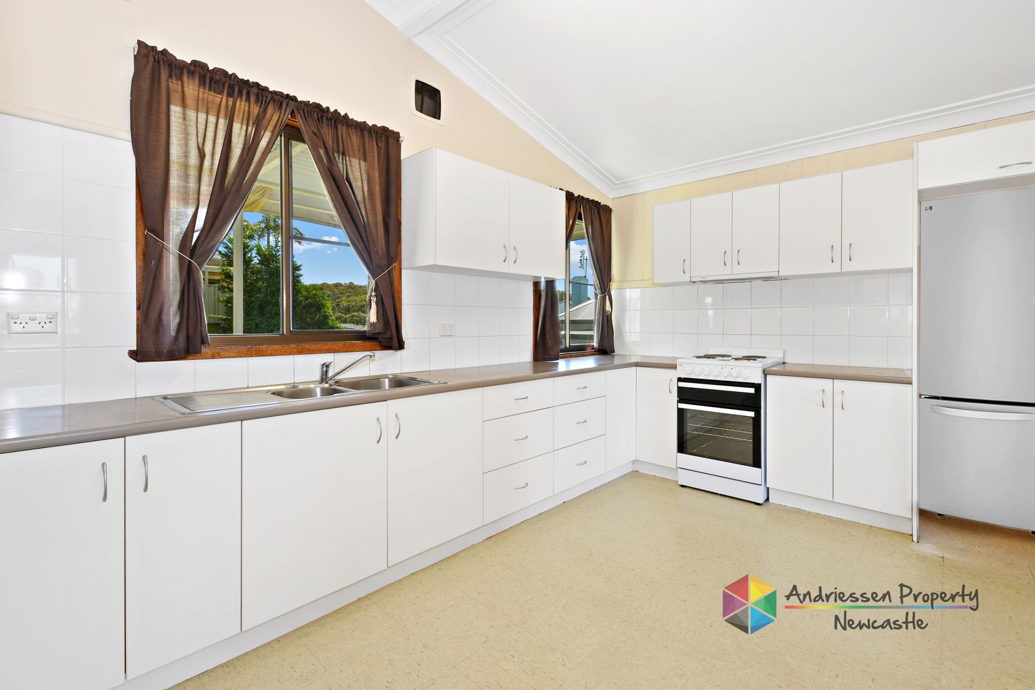249 Warners Bay Road, Mount Hutton NSW 2290, Image 1