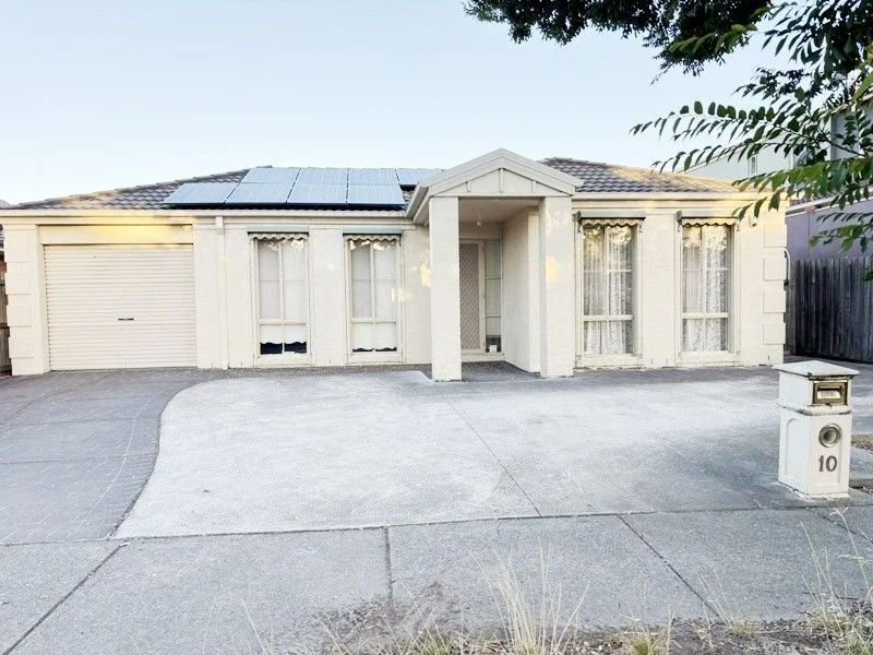 10 Tigris Ct, Roxburgh Park VIC 3064