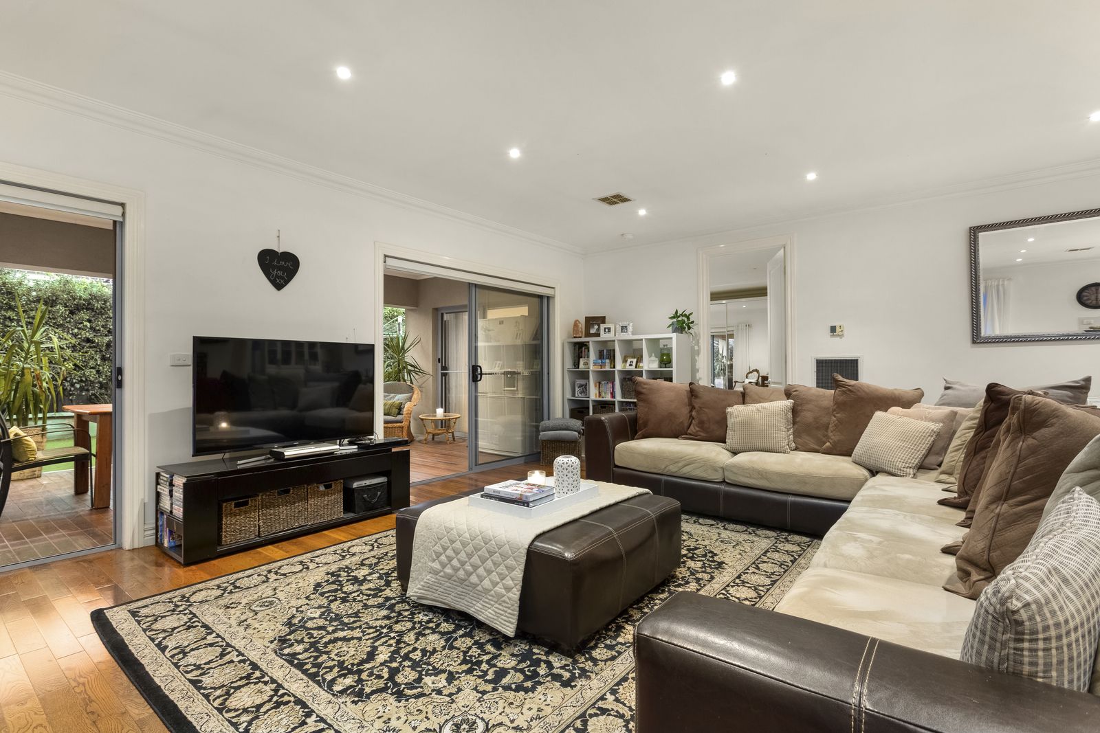 570 Waverley Road, Glen Waverley VIC 3150, Image 2