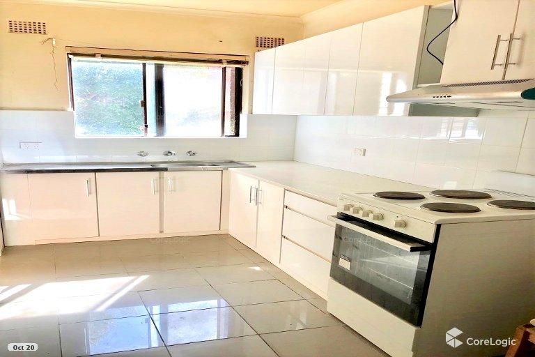 2 bedrooms Apartment / Unit / Flat in 8/20 Gloucester RD HURSTVILLE NSW, 2220