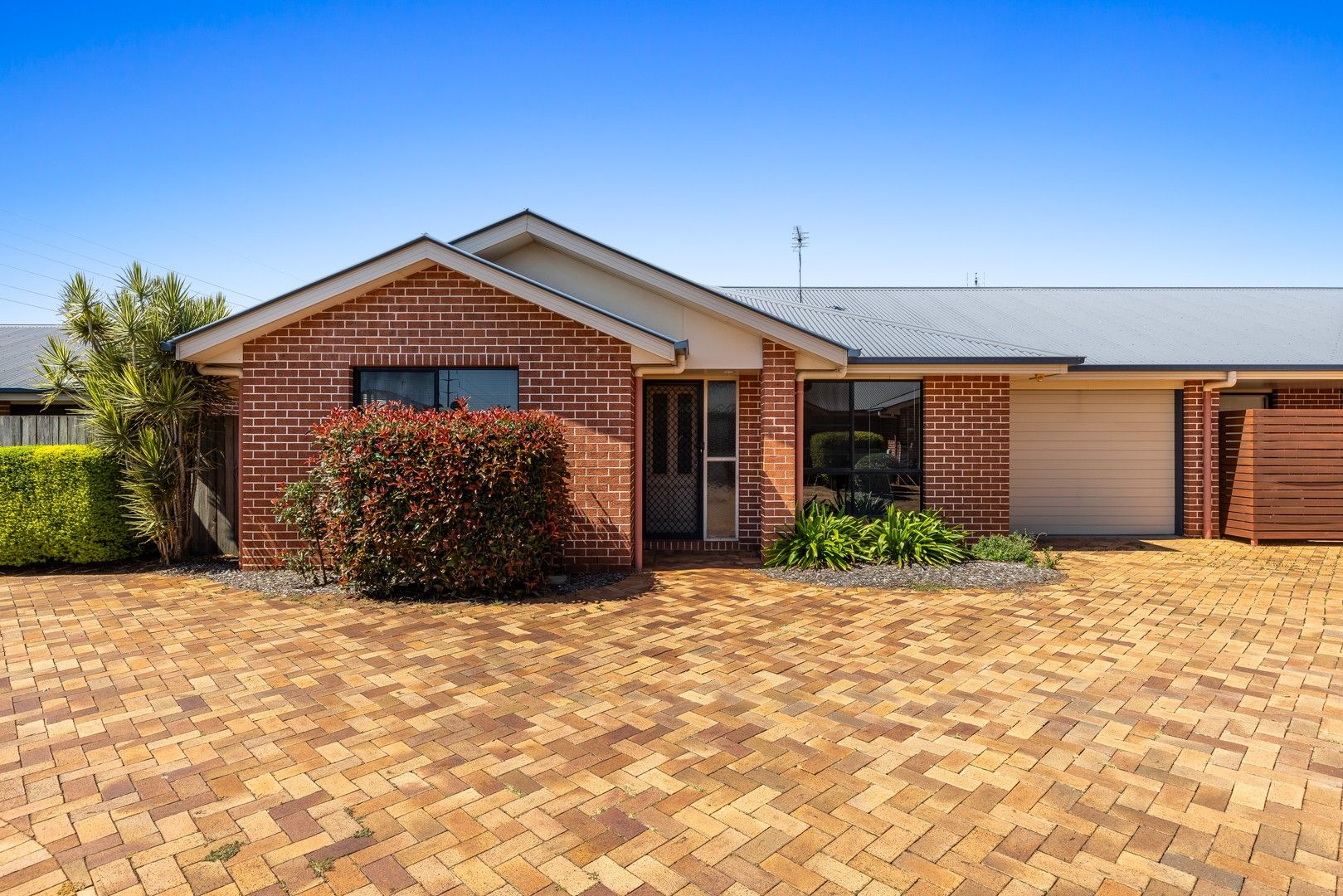 2/93 Kearney Street, Kearneys Spring QLD 4350, Image 0