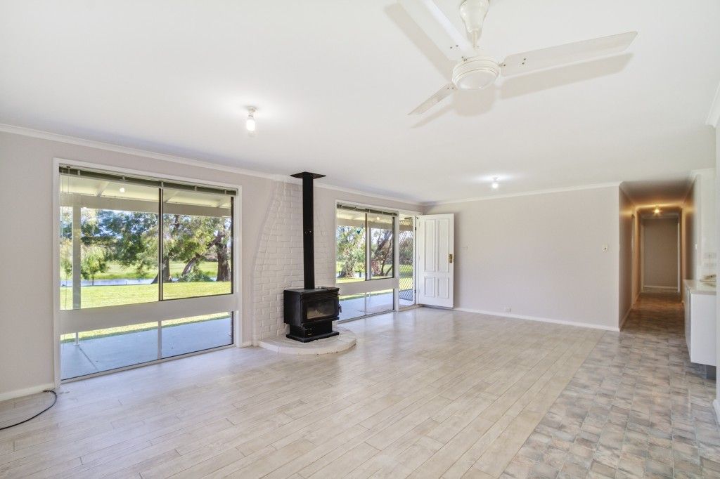 90 Barracks Drive, Reinscourt WA 6280, Image 2