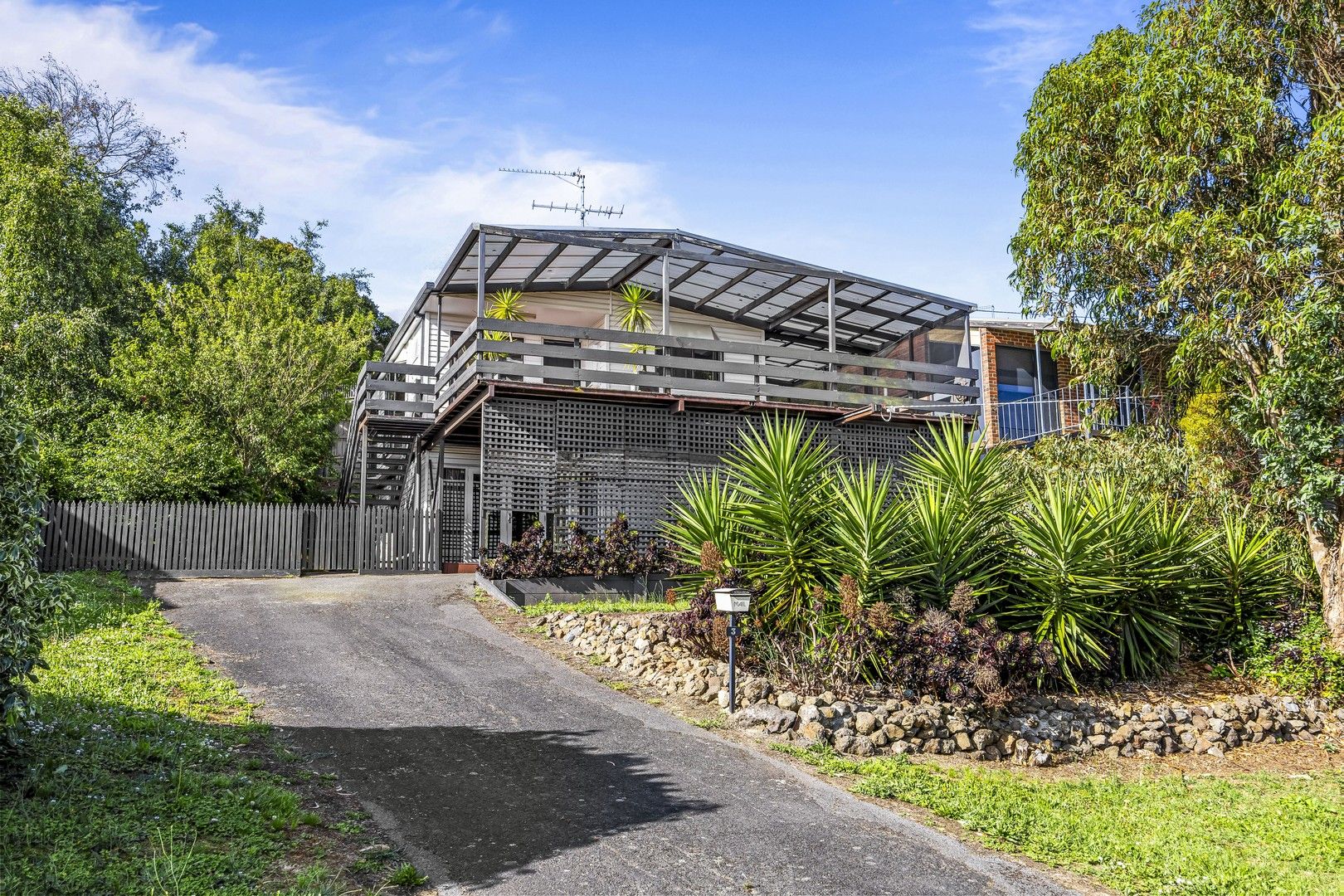 4 bedrooms House in 3 Maddern Street BLACK HILL VIC, 3350