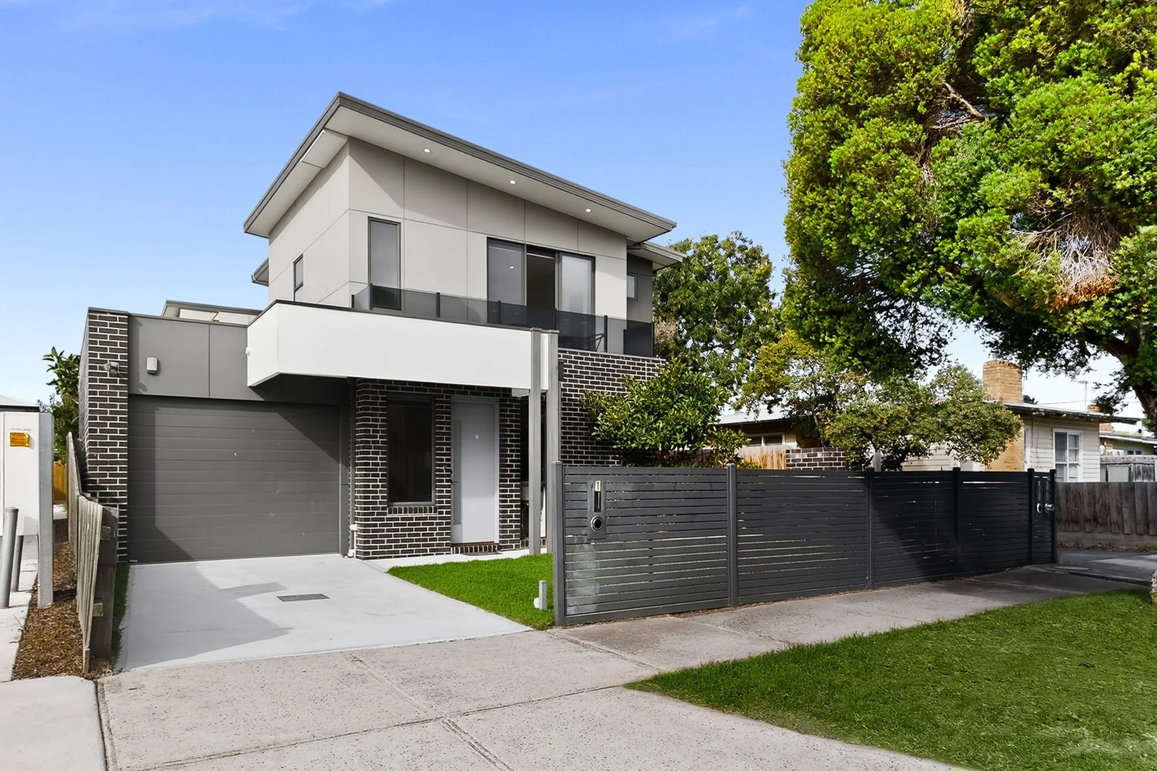 1/27 Burnett Avenue, Braybrook VIC 3019