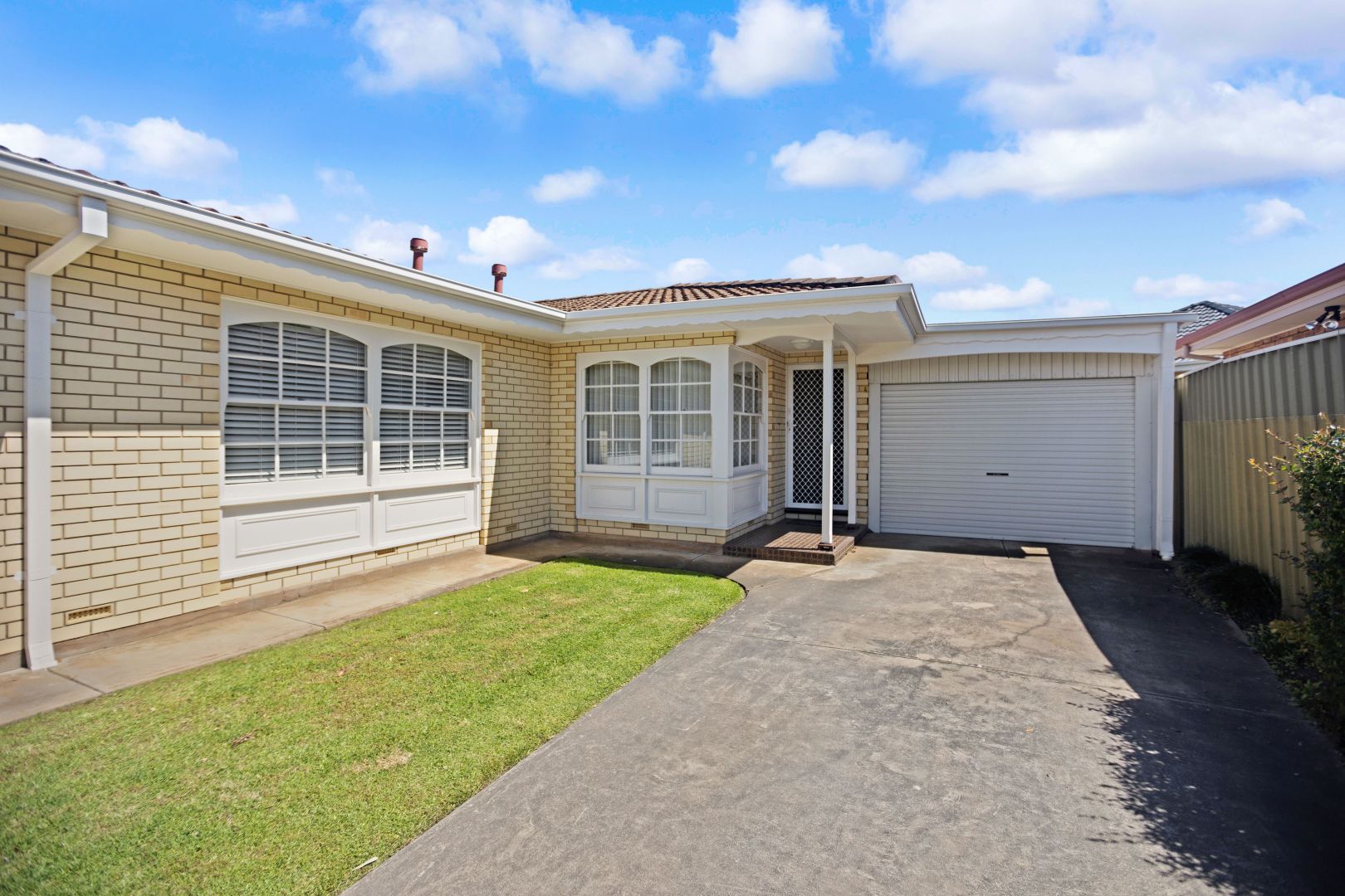4/4 Balmoral Avenue, North Brighto Property History & Address