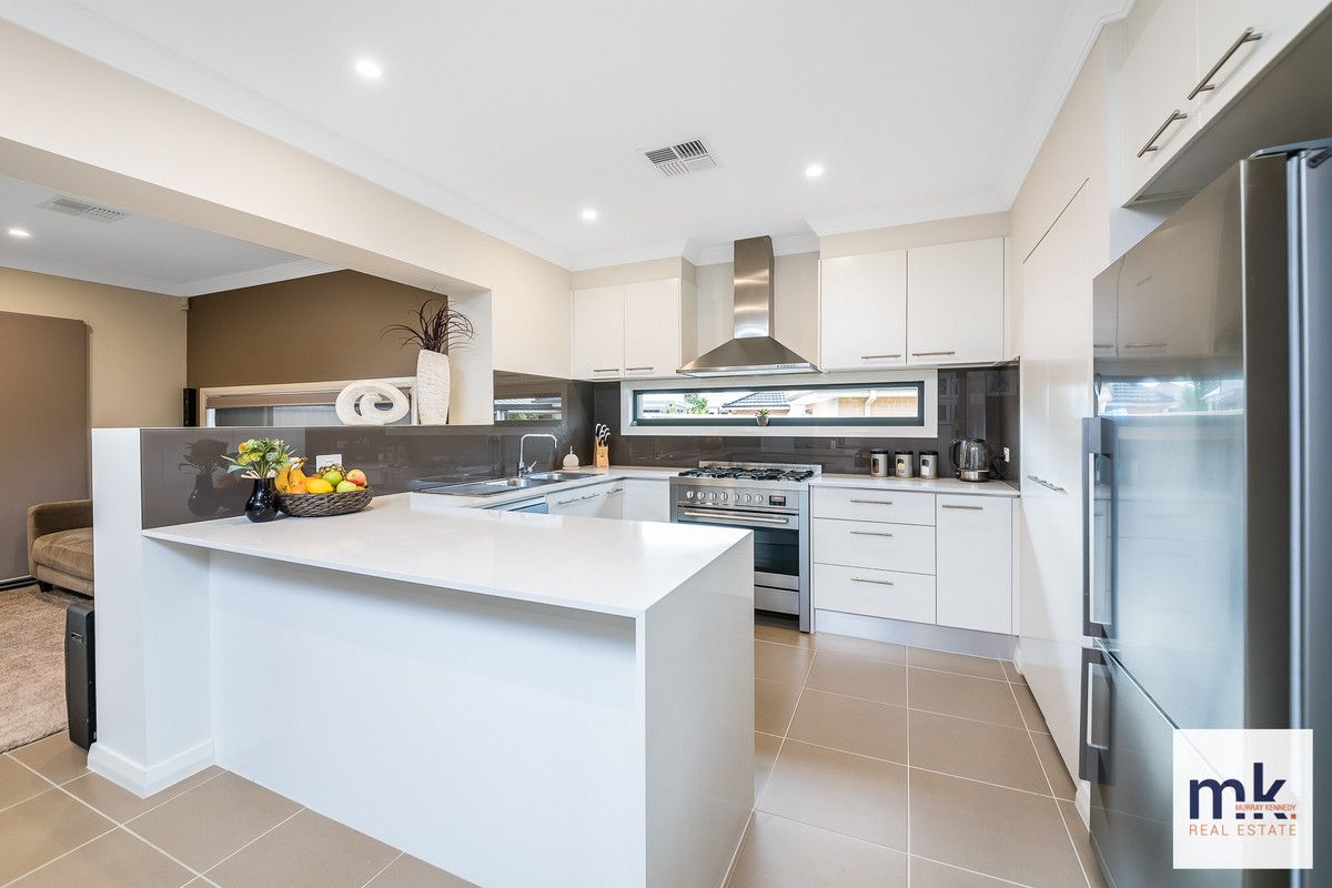 4 Beechey Circuit, Oran Park NSW 2570, Image 2