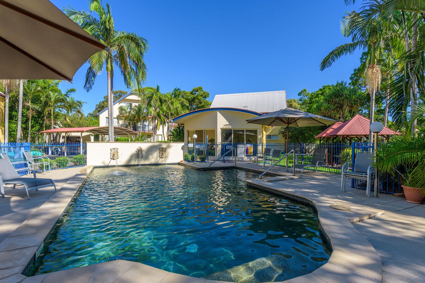 10/2-4 Double Island Drive, Rainbow Beach QLD 4581, Image 2