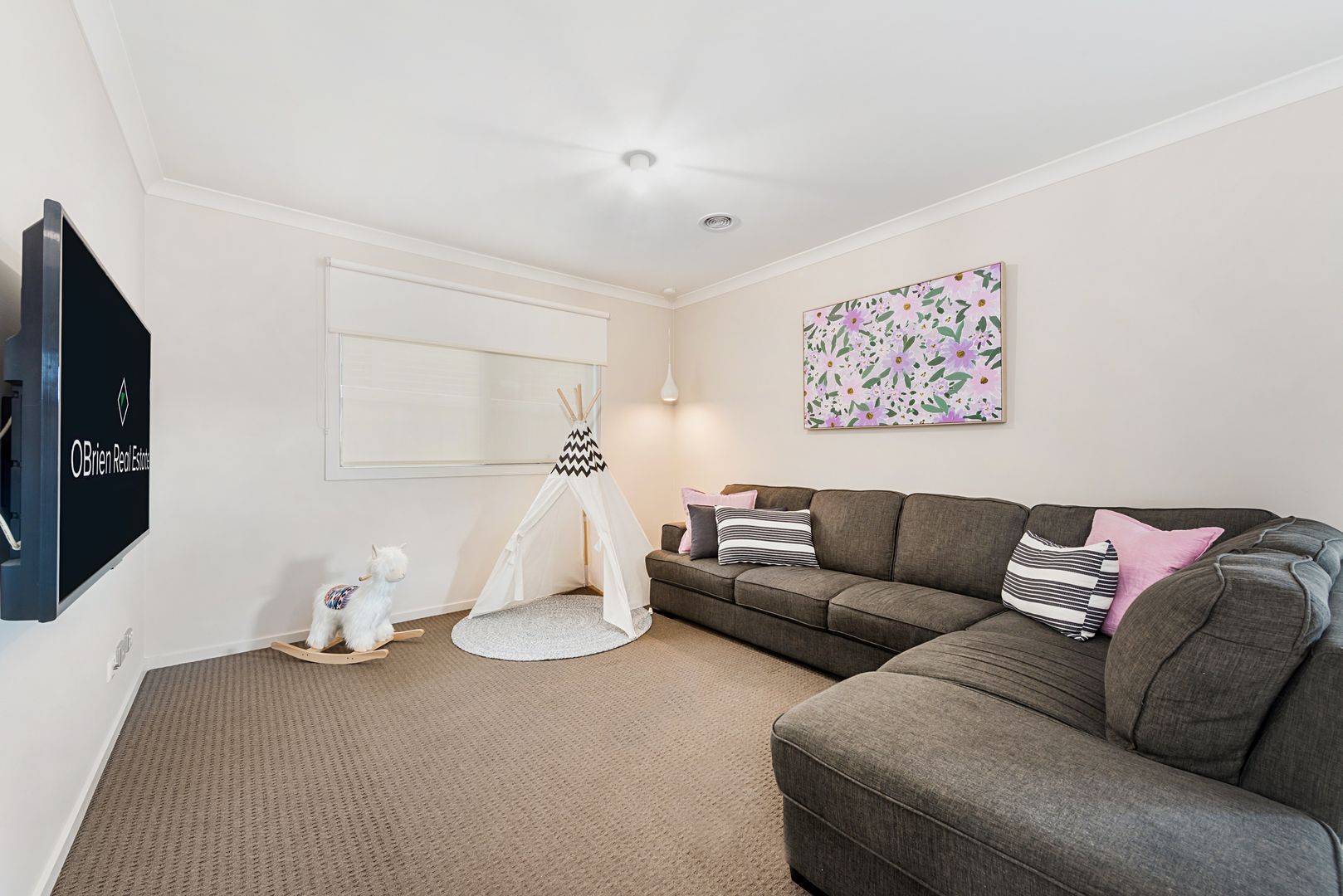 20 Nagle Crescent, Cranbourne West VIC 3977, Image 2