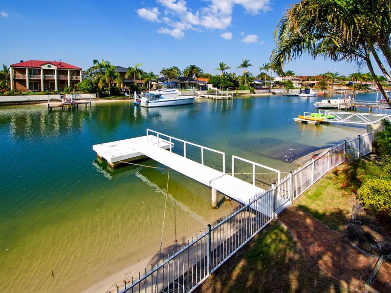 33 Seaspray Street, Paradise Point QLD 4216, Image 0