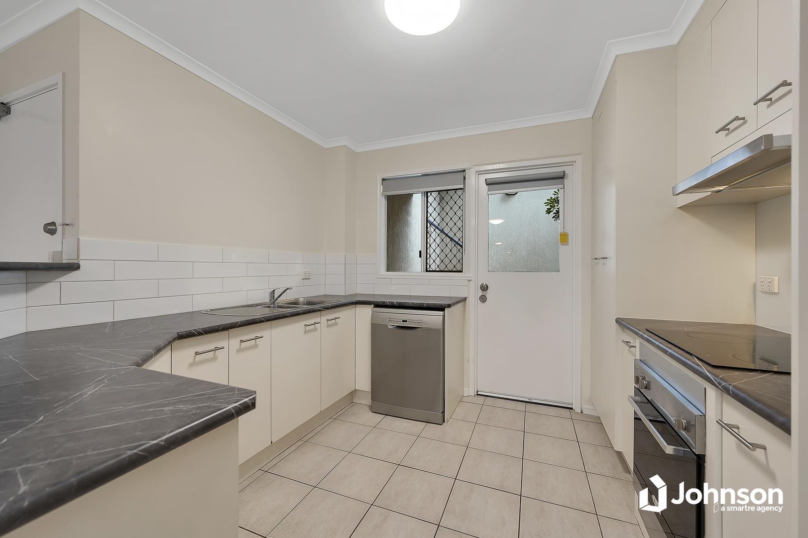 2/27 Norman Drive, Chermside QLD 4032, Image 1