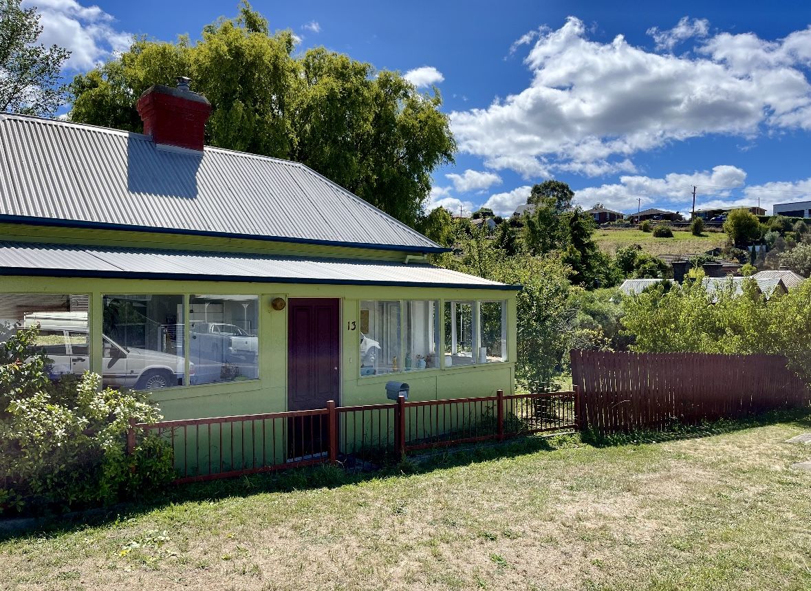 3 bedrooms House in 13 Parsonage Street DELORAINE TAS, 7304