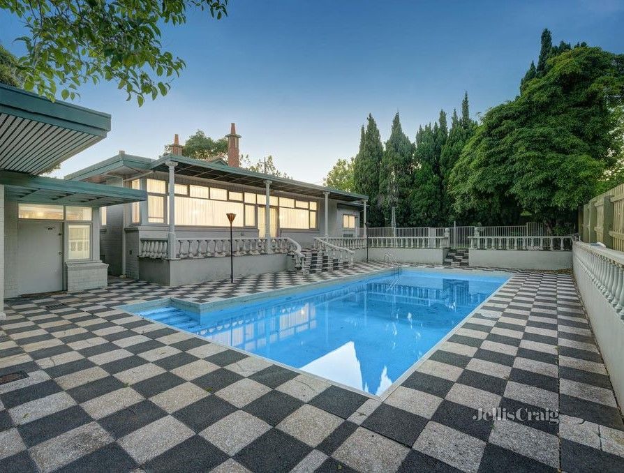 4 bedrooms House in 445 Wattletree Road MALVERN EAST VIC, 3145