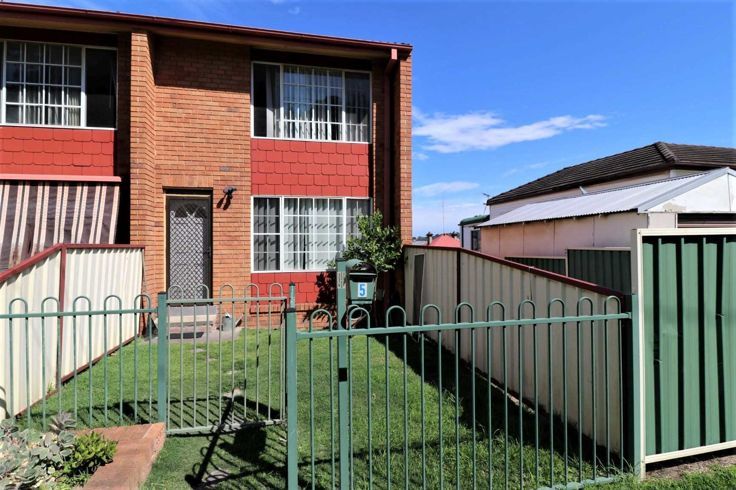 2 bedrooms Townhouse in 5/16 Victoria Street MAYFIELD NSW, 2304