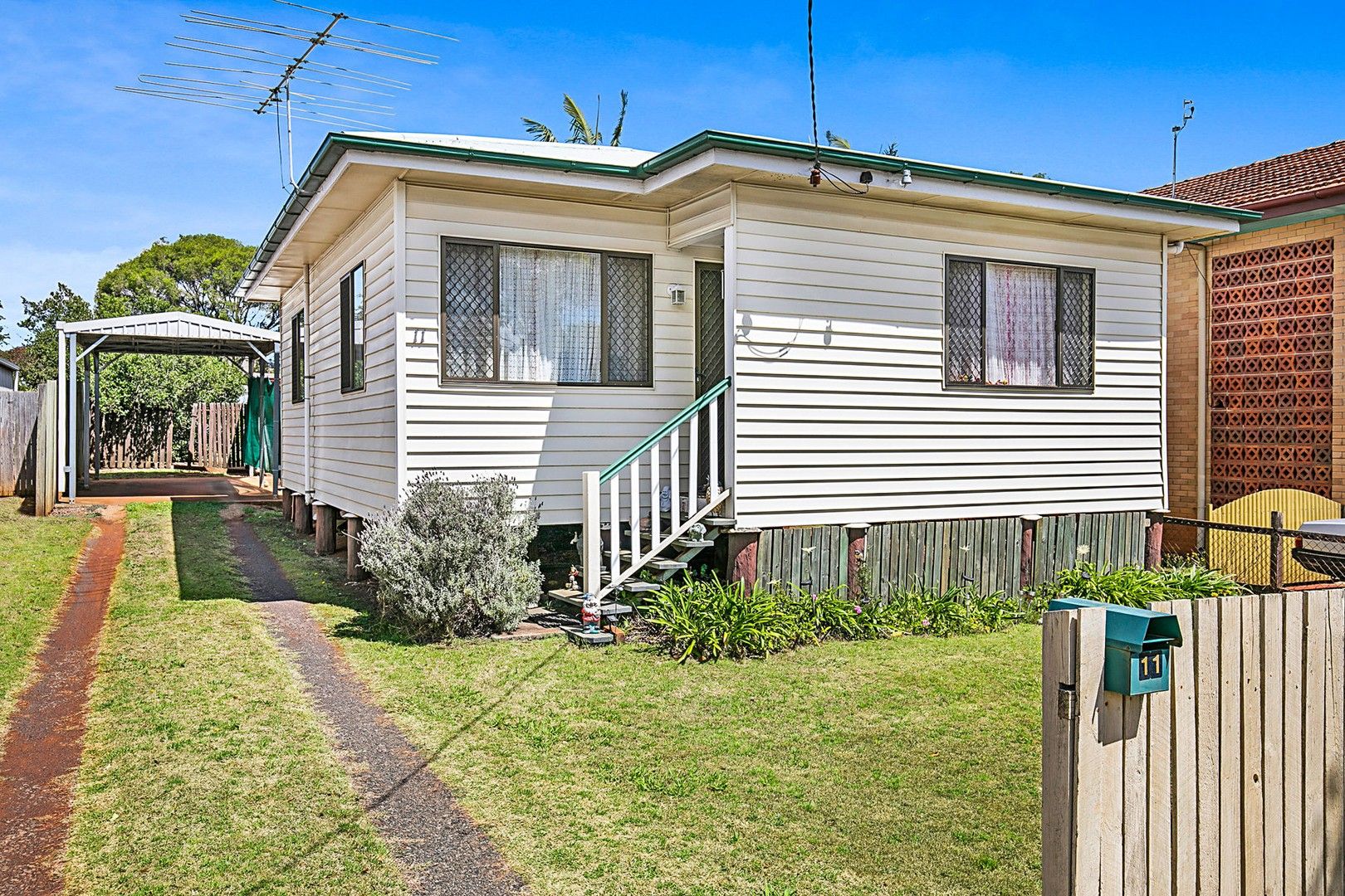 3 bedrooms House in 11 Ethel Street NEWTOWN QLD, 4350