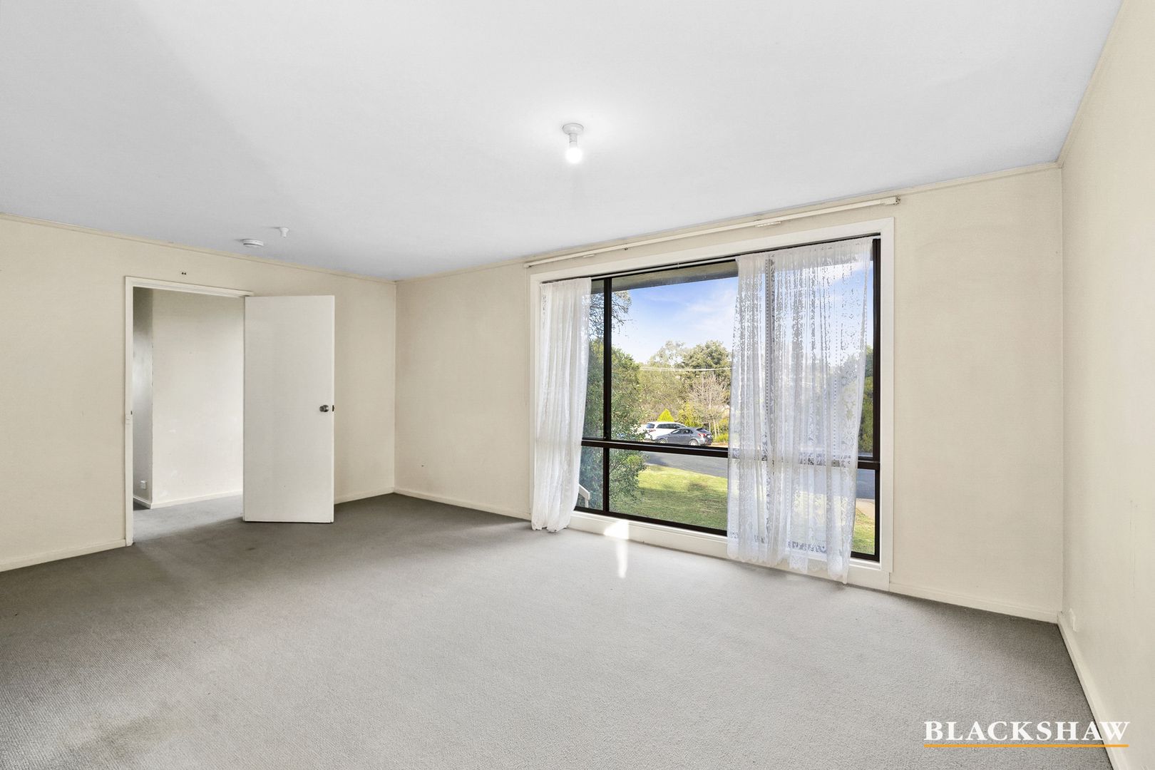 6 Alinda Place, Giralang ACT 2617, Image 2