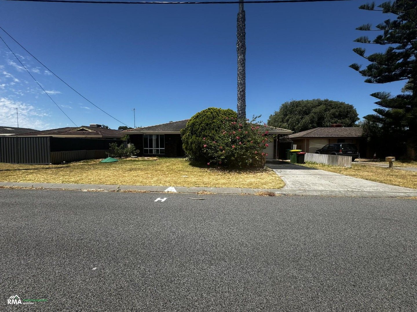 3 bedrooms House in 12 Mensa Close ROCKINGHAM WA, 6168