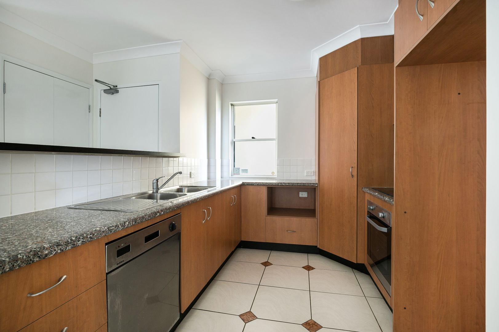 4/66 Sisley Street, St Lucia QLD 4067, Image 2