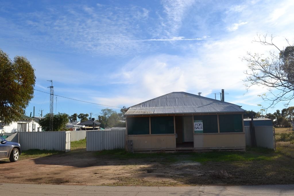 91 Hammond St, Kellerberrin WA 6410, Image 0