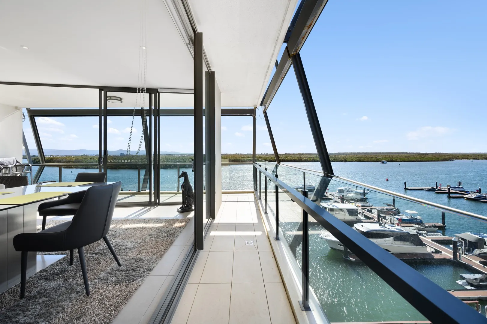 Apartment in Paradise Point