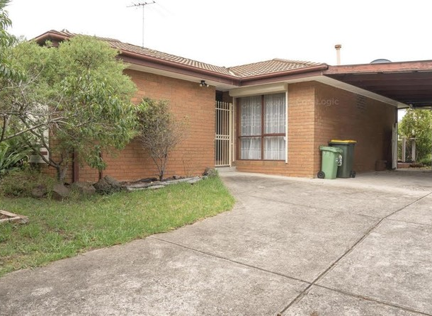 69 Paringa Boulevard, Meadow Heights VIC 3048