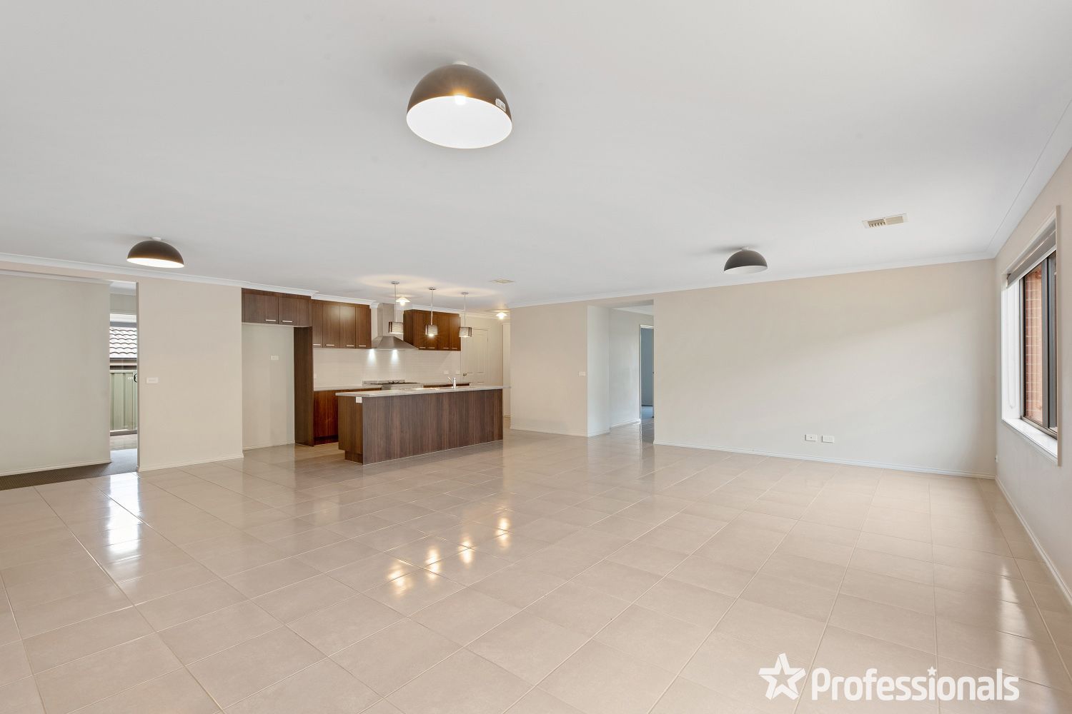 10 Jasmine Rise, Kangaroo Flat VIC 3555, Image 2