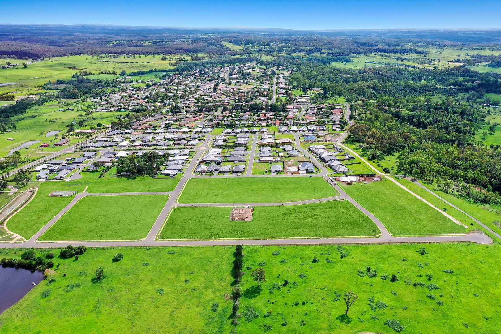 Montpelier Grove Estate, The Oaks NSW 2570, Image 2