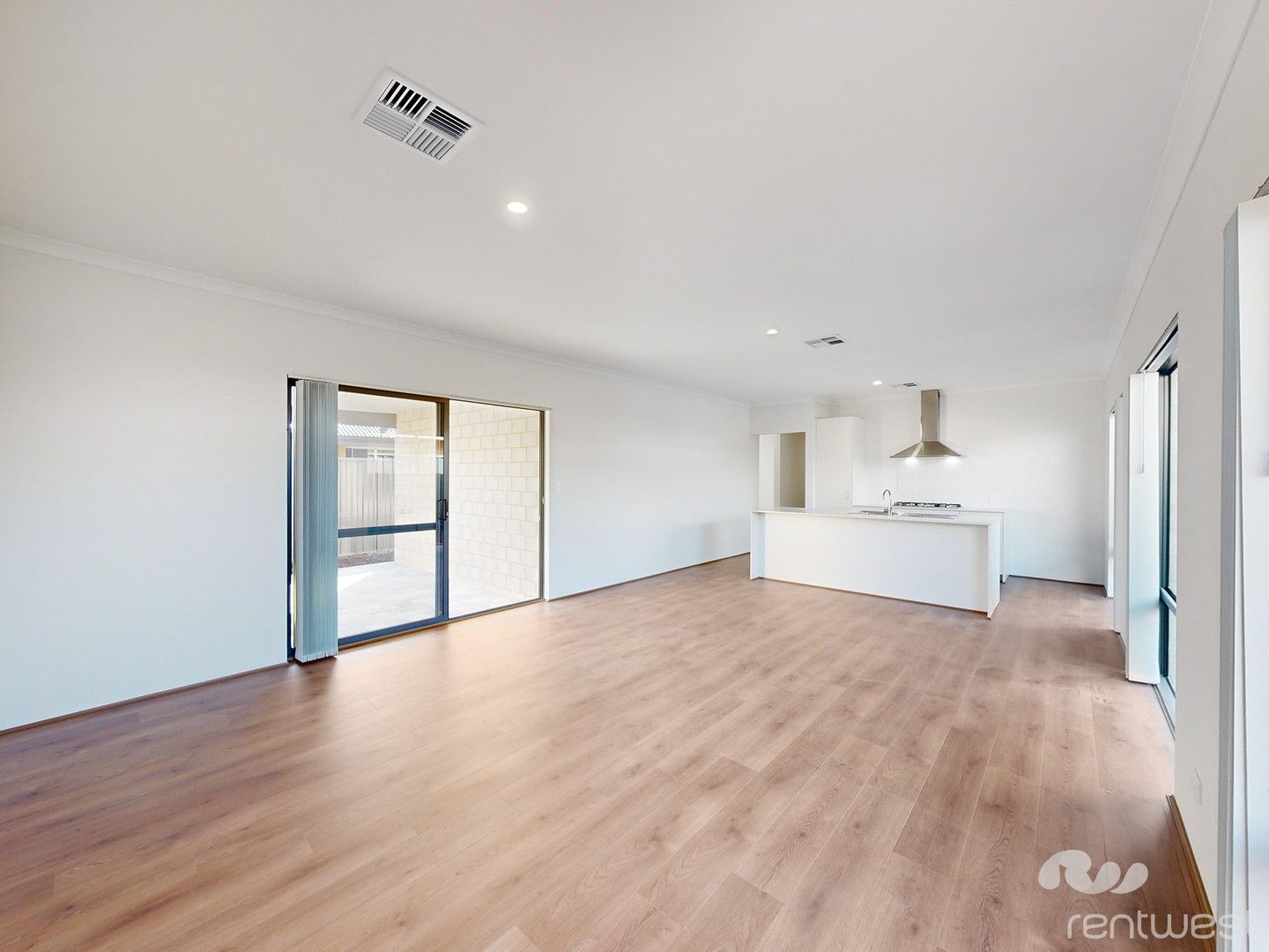 4 bedrooms House in 6 Rossby Boulevard BALDIVIS WA, 6171