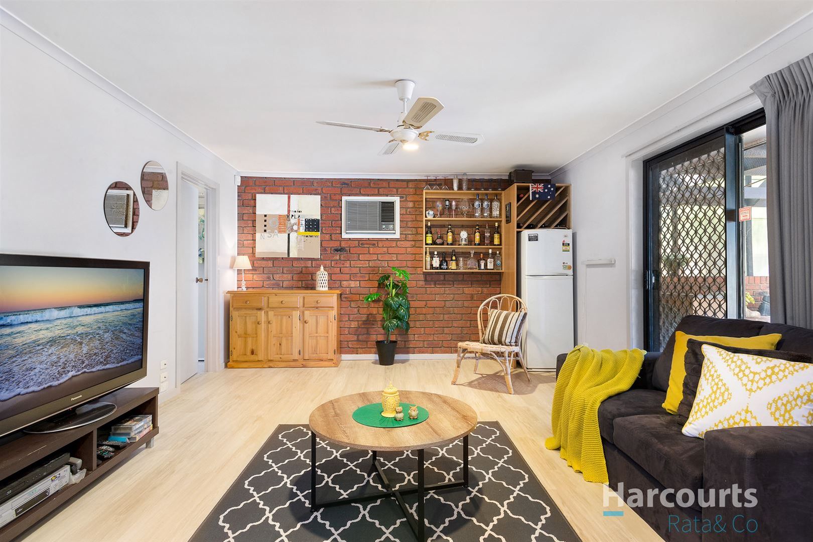 11 Stanton Place, Mill Park VIC 3082, Image 2