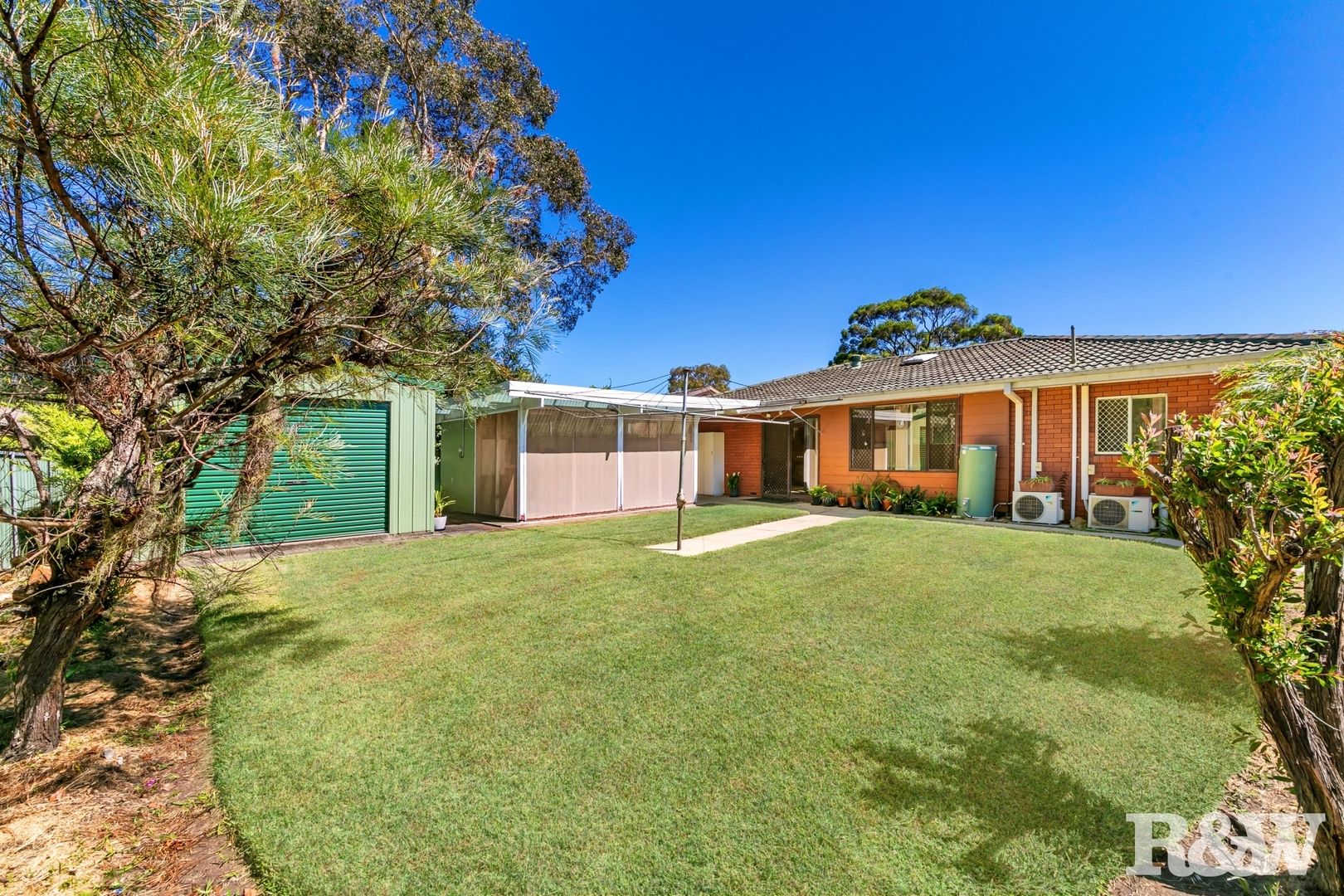 11 Brentwood Avenue, Point Clare NSW 2250, Image 2