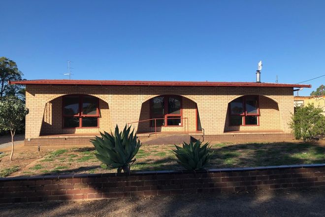 Picture of 42 Tumby Bay Road, CUMMINS SA 5631