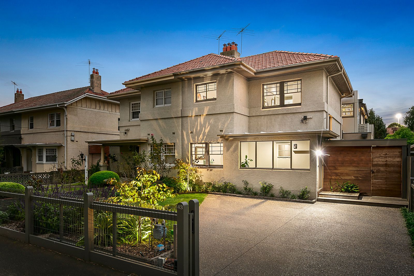 43 Crichton Avenue, Port Melbourne Property History & Address
